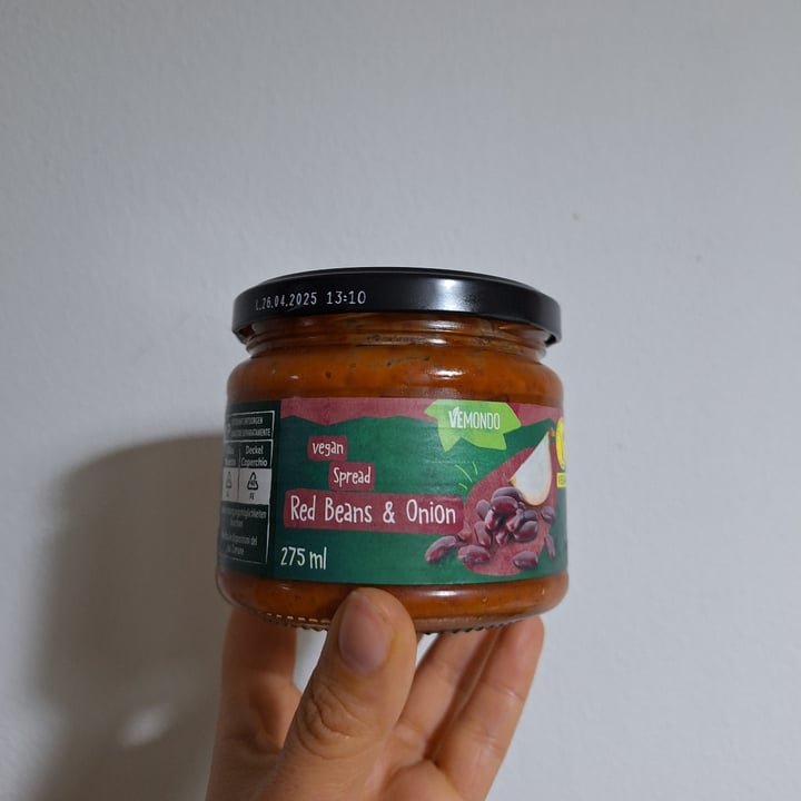 photo of Vemondo Vegan spread red beans and onion shared by @ludossssss on  24 Feb 2024 - review