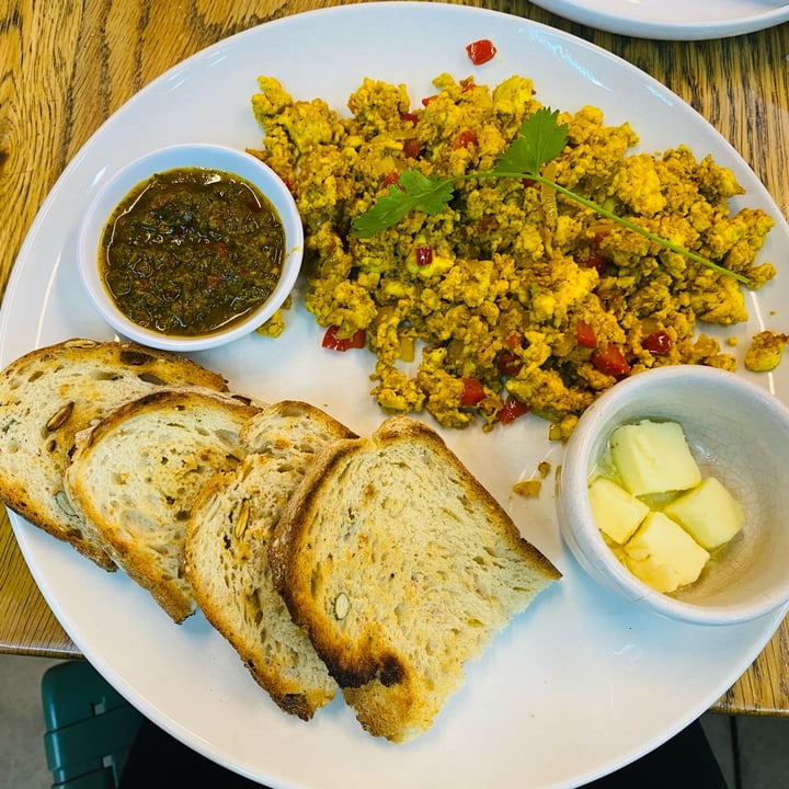 photo of Fresh Earth Food Store Tofu scramble toast shared by @reshmikhan on  11 Dec 2023 - review