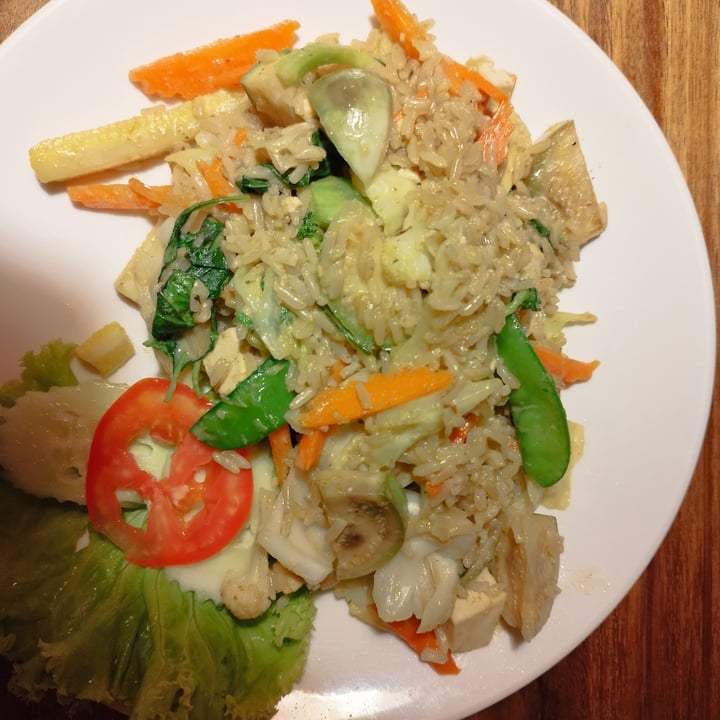 photo of Ethos Vegetarian and Vegan Restaurant Fried rice with green curry shared by @fedemila on  12 Feb 2024 - review