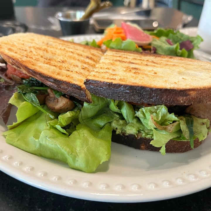 photo of Claudinette Veggie sandwich shared by @llarranaga on  05 Oct 2024 - review