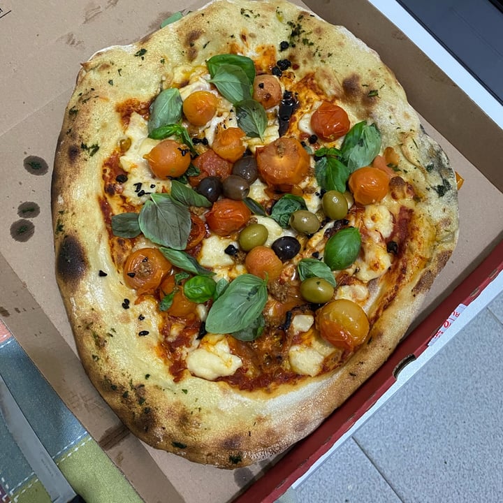 photo of Almacén de Pizzas │Palermo Hollywood Napolitana Con Ajo shared by @marynasalas on  02 Jun 2024 - review