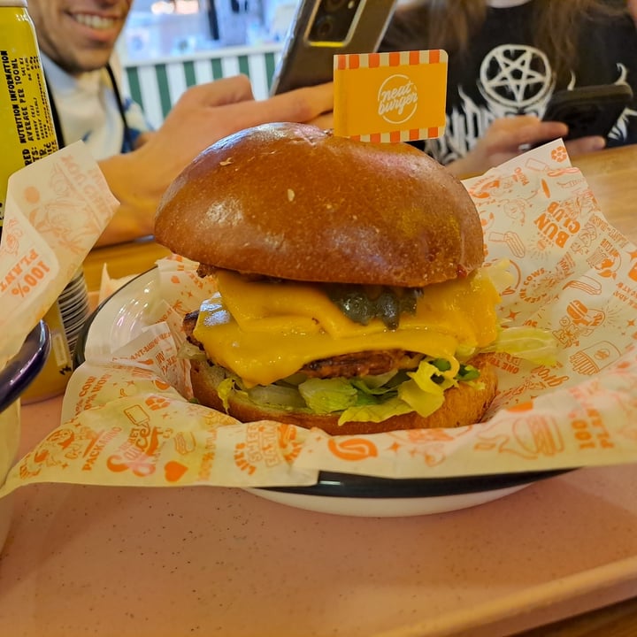 photo of Neat Burger Soho Beef Brisket Burger shared by @kristhesfiguz on  15 Nov 2023 - review