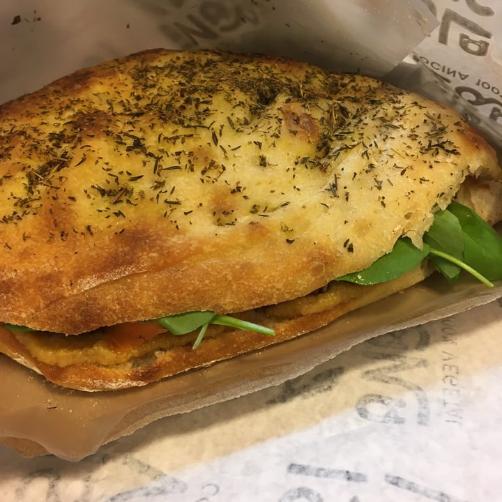 photo of Isla vegana Sándwich De Focaccia shared by @lix on  27 Oct 2023 - review