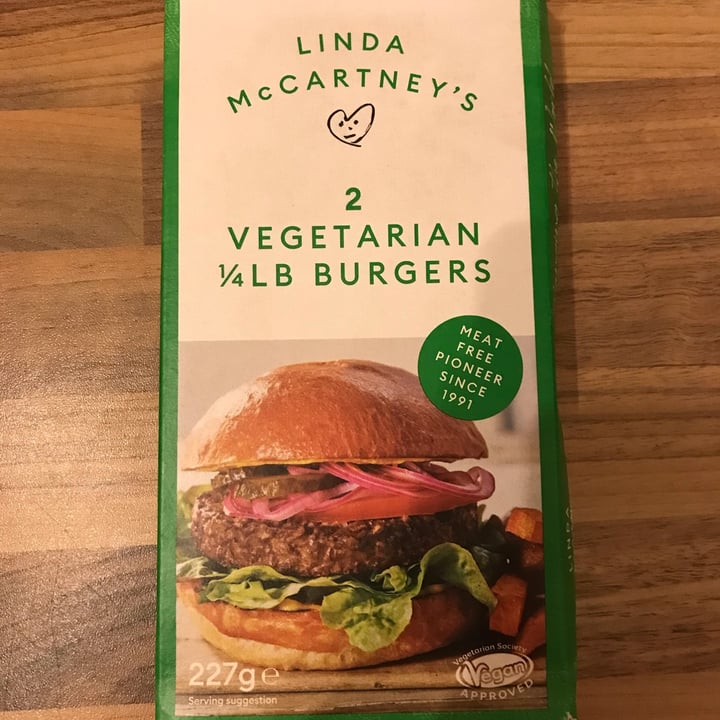 photo of Linda McCartney's 2 vegetarian 1/4 LB burgers shared by @scottye on  13 Sep 2023 - review
