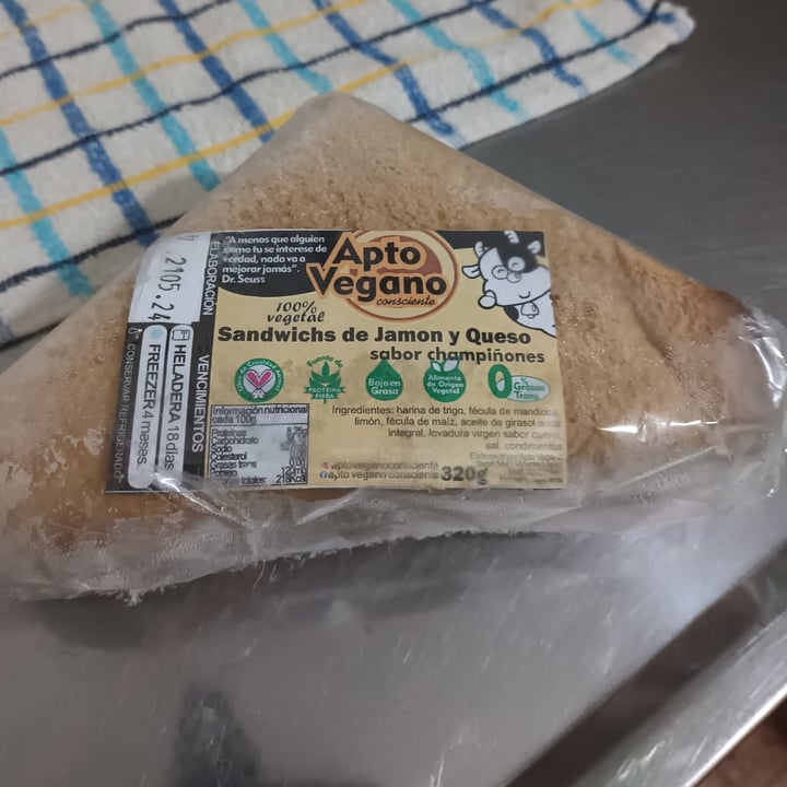 photo of Apto Vegano Consciente Sandwich de miga, sabor champiñon shared by @mosalasmanaraminaret on  23 Jul 2024 - review