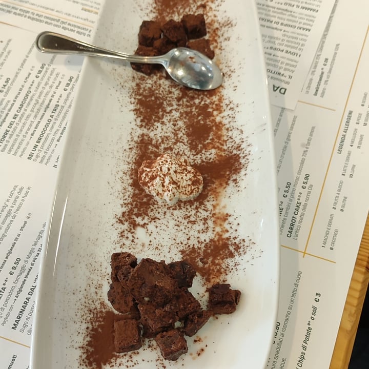 photo of Pit'sa Brownie shared by @viveregreenn on  01 Apr 2024 - review