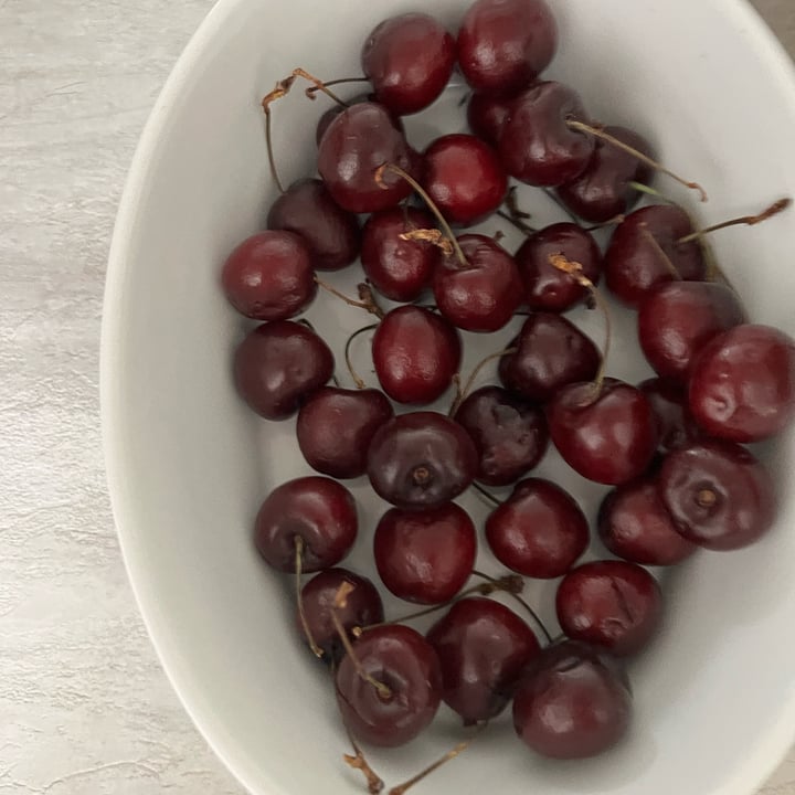 photo of Woolworths Food Cherries shared by @sarbearcor on  28 Dec 2023 - review