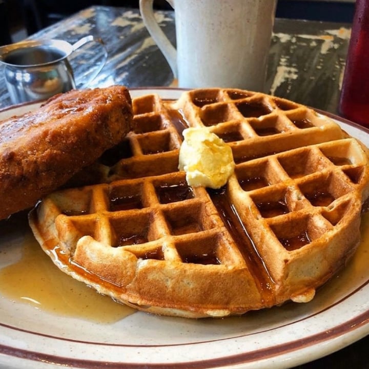 photo of Wayward Vegan Cafe Chick’un and Waffles shared by @cosmicgalaxygirl on  15 Feb 2020 - review