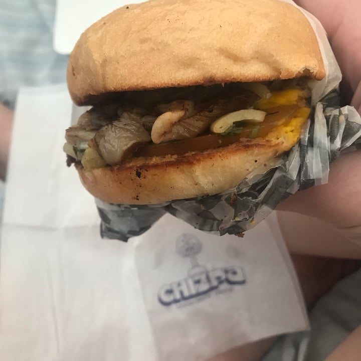 photo of Chizpa Hamburguesa de Mila de Girgolas shared by @s3xc-r4t on  07 Oct 2024 - review