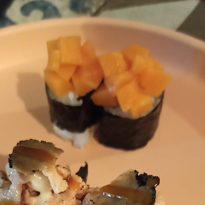 photo of Sushi Meshi Gunkan salmone plant based shared by @metalcricia on  09 Aug 2024 - review