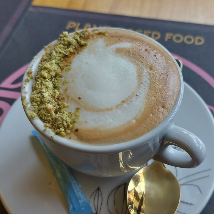photo of TROPICOOL Pistaccio Latte shared by @esthercasas on  09 Apr 2024 - review