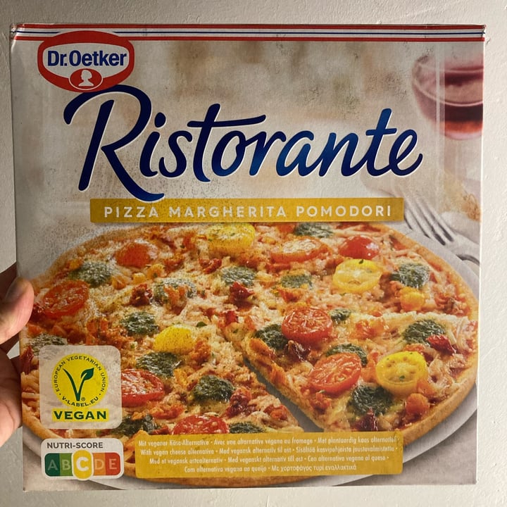 photo of Dr. Oetker Ristorante Pizza Margherita Pomodori shared by @caribuuu on  02 Jan 2024 - review