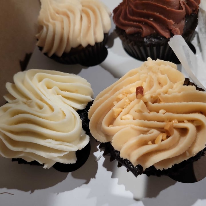 photo of Yummy cupcakes cupcakes shared by @liquefy on  06 Dec 2023 - review