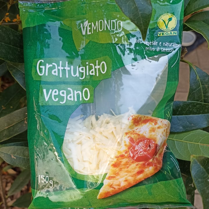 photo of Vemondo grattuggiato vegano shared by @ghocri on  02 Oct 2023 - review