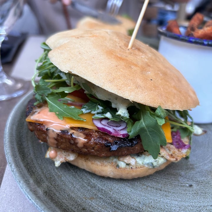 photo of Wolf Burger & Steak Bar vegan baby shared by @lucasigno on  27 Jun 2024 - review