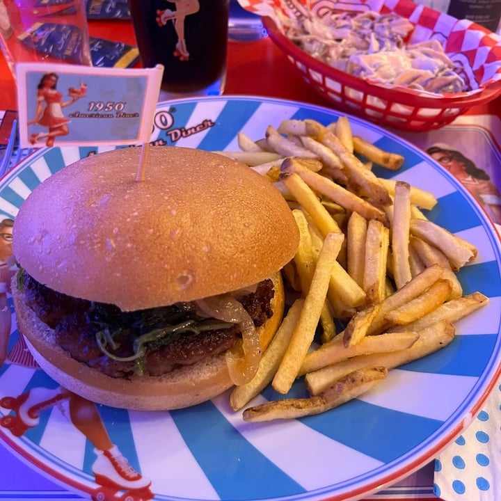 photo of 1950 American Diner - CALENZANO Vegan Burger shared by @caterinaviti on  06 Oct 2024 - review