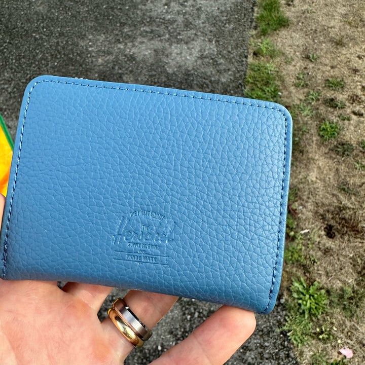 photo of Herschel Tyler Wallet Vegan Leather shared by @veganmika on  28 Sep 2023 - review