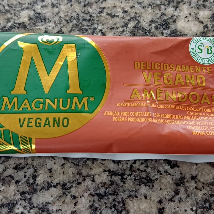 photo of Magnum magnum vegan sea salt caramel shared by @anavss on  29 Nov 2023 - review