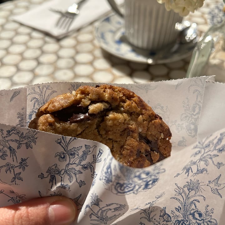 photo of Maman Vegan Sesame Tahini Dark Chocolate Cookie shared by @calista on  01 Apr 2025 - review