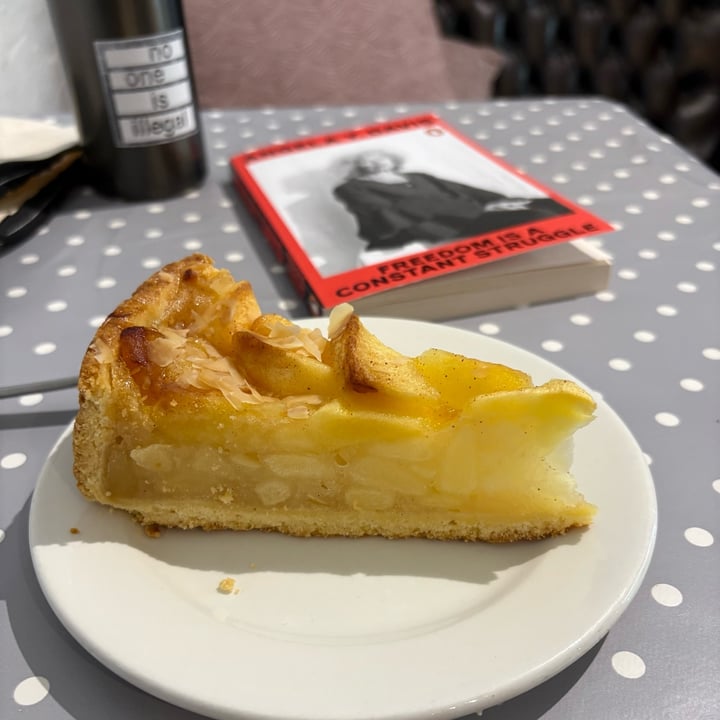 photo of Tide Tables Cafe vegan apple tart shared by @fxk on  07 Oct 2025 - review