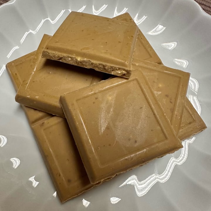 photo of VGAN Chocolate Vegan White Chocolate With Almonds And Salty Caramel shared by @vanille on  28 Aug 2023 - review