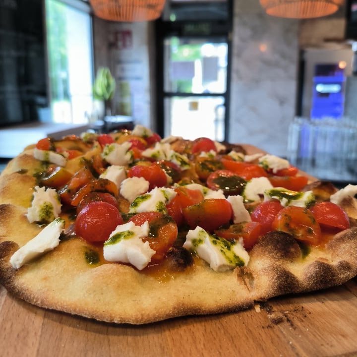 photo of Vucciria Pizza (Santiago de Compostela) Bruschettone Vegano shared by @kabuti on  05 Jun 2025 - review