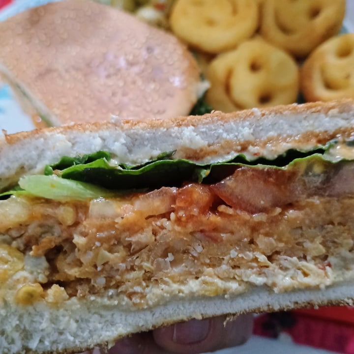 photo of Donna Laura Burguer Vegano de Grão de Bico shared by @steinescritora on  23 Jun 2024 - review