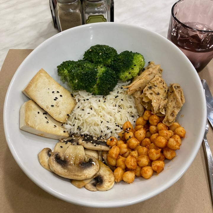 photo of Mundo Vegan Basmati Bowl shared by @izaskunquilez on  08 Oct 2024 - review