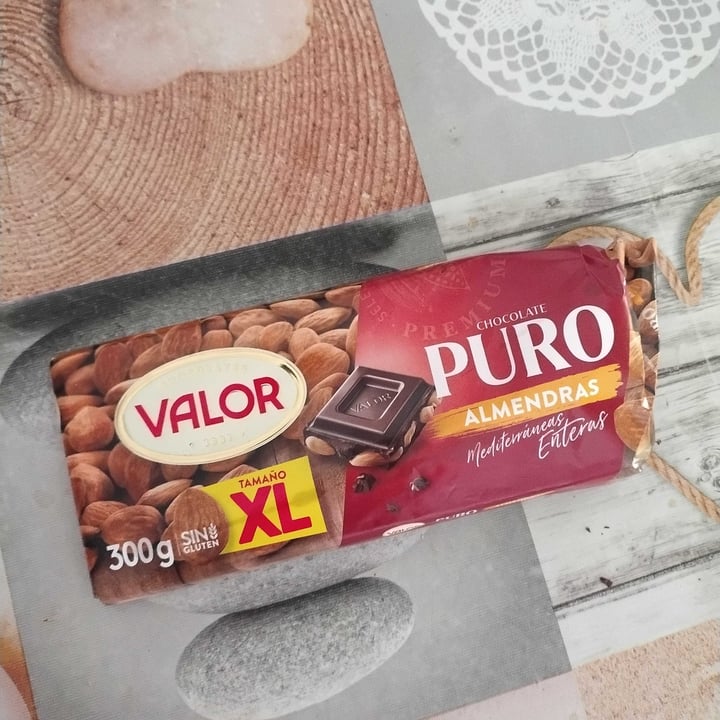 photo of Valor chocolate puro almendras shared by @rubenus on  14 Sep 2025 - review