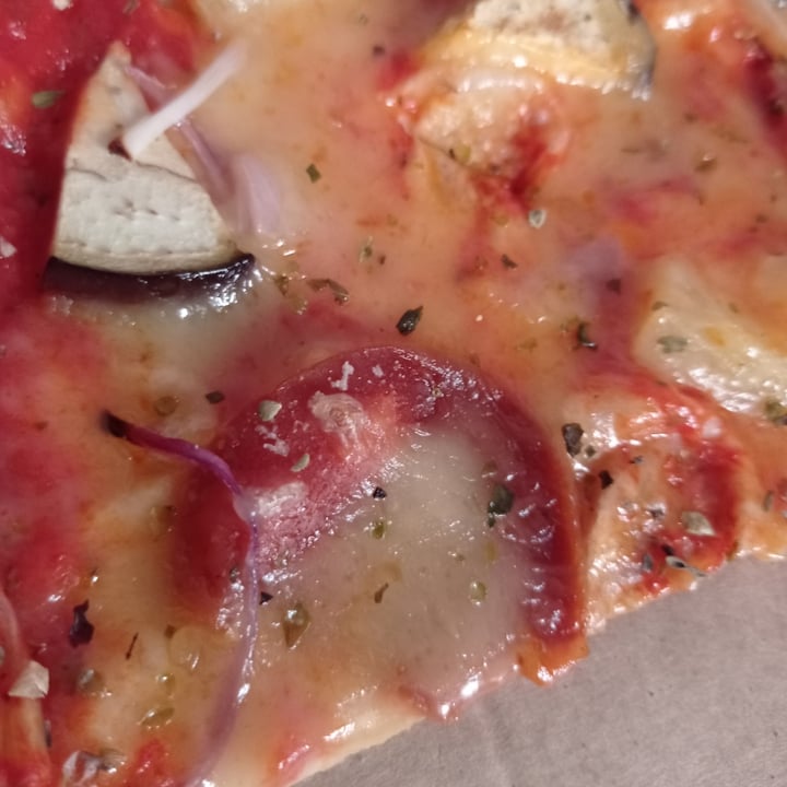 photo of deWeggie's Pizza Hawaiana shared by @isabeletta on  29 Aug 2023 - review