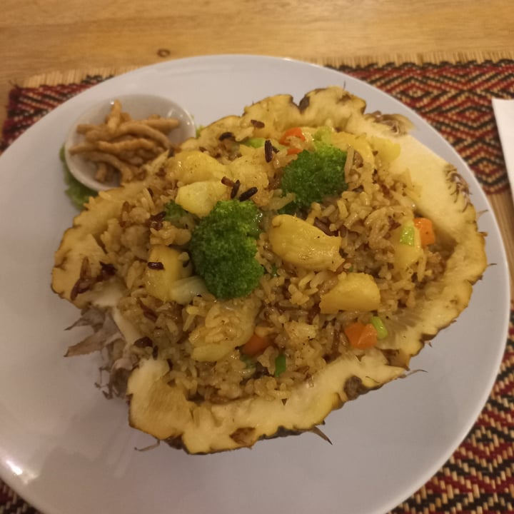 photo of Vegan Heaven Pineapple Fried Rice shared by @punilu on  27 Sep 2023 - review