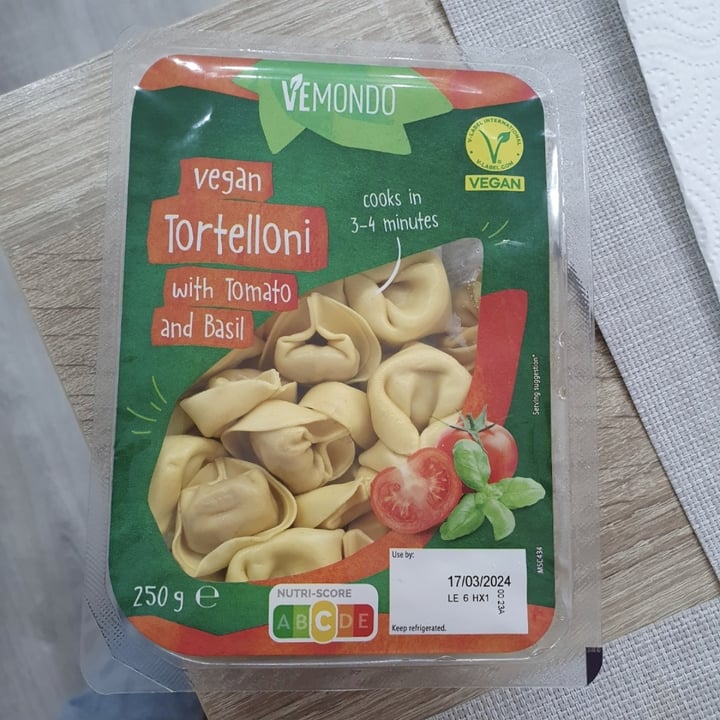 photo of Vemondo Vegan Tortelloni With Tomato And Basil shared by @miriam27 on  21 Apr 2024 - review