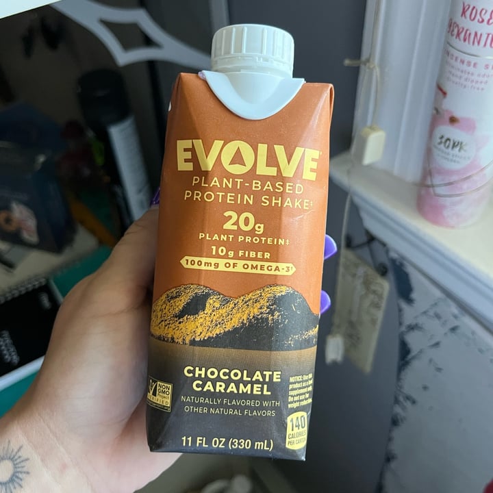 photo of Evolve Evolve Chocolate Caramel Plant-based protein shake shared by @gardensoul on  25 Aug 2025 - review