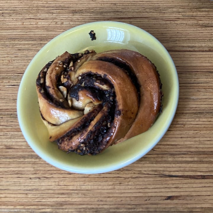 photo of Grounded Chocolate And Hazelnut Roll shared by @greenp on  20 Apr 2025 - review