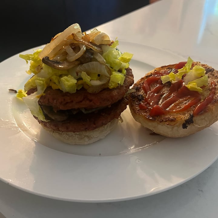 photo of Oumph! 4 Smash Burgers shared by @hypnicol on  15 Jun 2025 - review