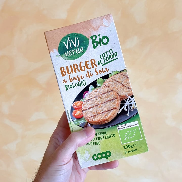 photo of Vivi Verde Coop burger a base di soia shared by @franvegg on  10 May 2024 - review