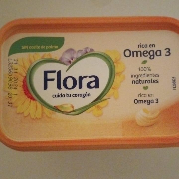 photo of Flora margarina omega 3 shared by @vivanlasvegan on  10 Nov 2023 - review