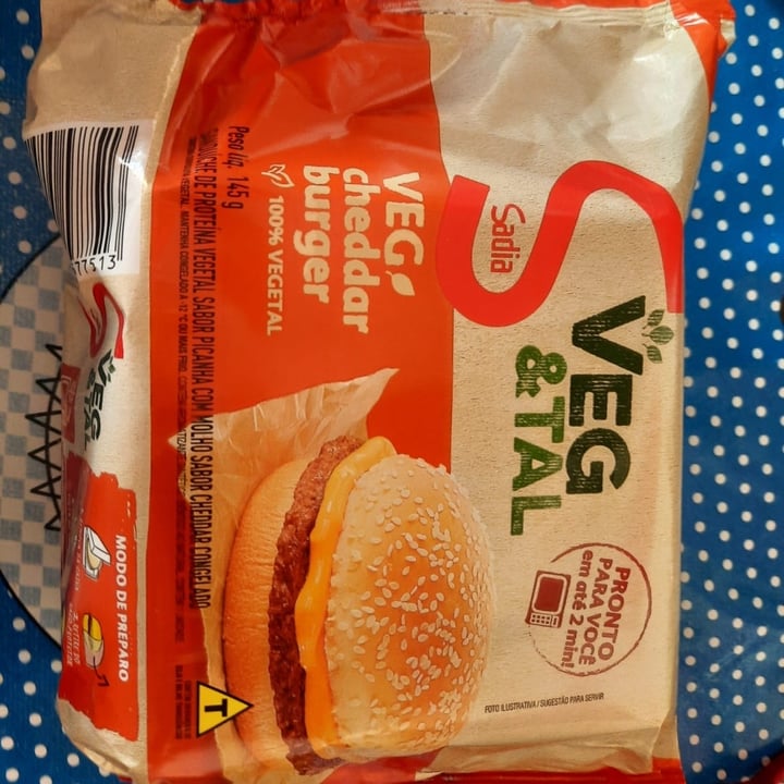 photo of Sadia Cheddar burger shared by @marinabonadio on  07 Mar 2024 - review