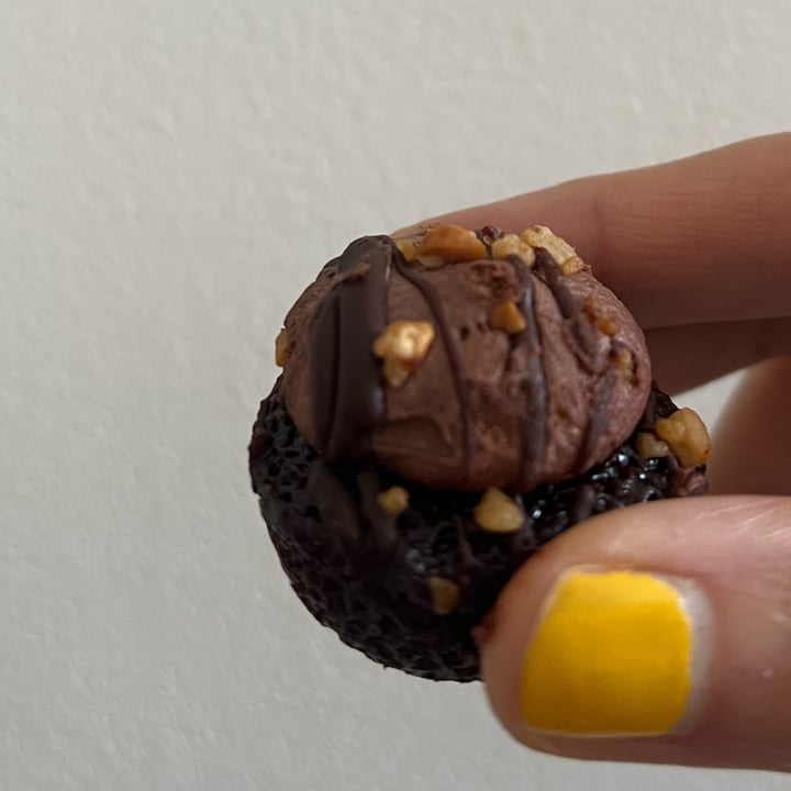 photo of Cutter & Squidge Chocolate Hazelnut Mini Cupcake shared by @gingerbreadrhea on  20 Apr 2024 - review