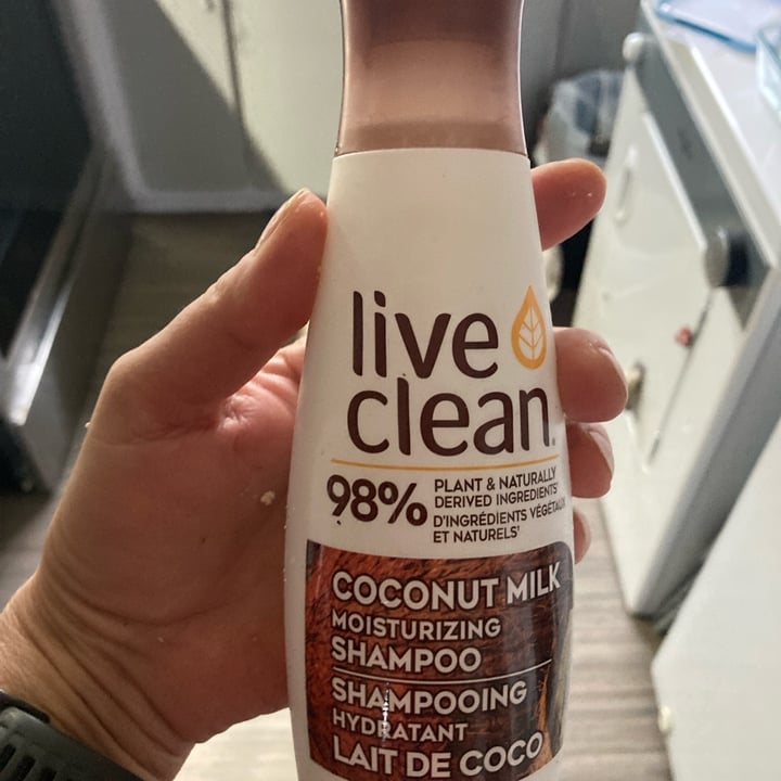 photo of Live Clean coconut milk moisturizing shampoo shared by @hungrywoman on  08 May 2024 - review