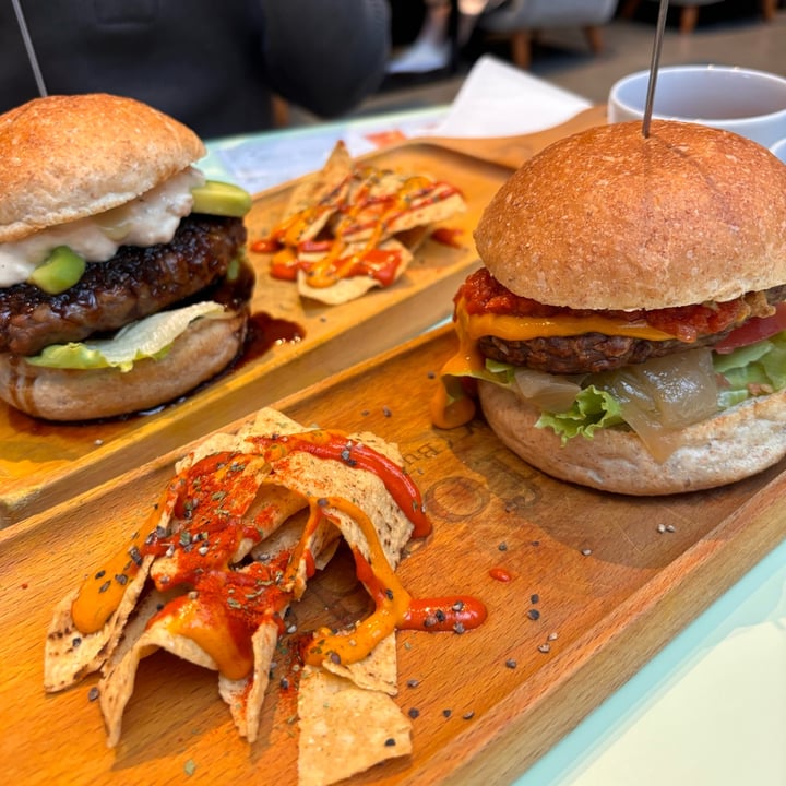 photo of 2 foods Shibuya Loft Plant Based burger shared by @rivegan12 on  01 Dec 2024 - review
