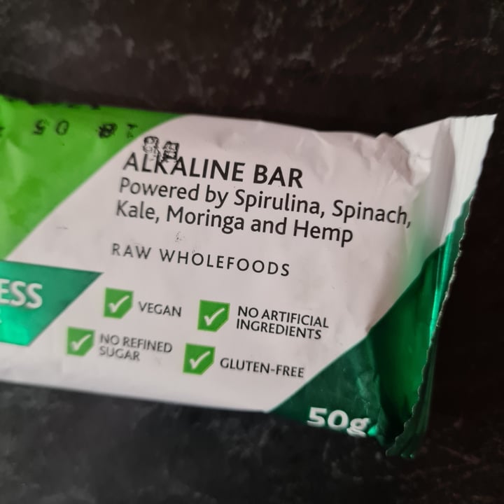 photo of Wellness Warehouse Green Goodness Superfood Bar - Alkaline Bar shared by @veronicagroen on  14 Apr 2024 - review