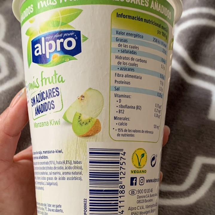 photo of Alpro Yogurt de Manzana Kiwi shared by @elyqs on  26 Oct 2024 - review