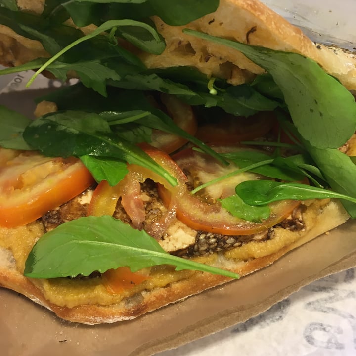 photo of Isla vegana Sándwich De Focaccia shared by @lix on  27 Oct 2023 - review