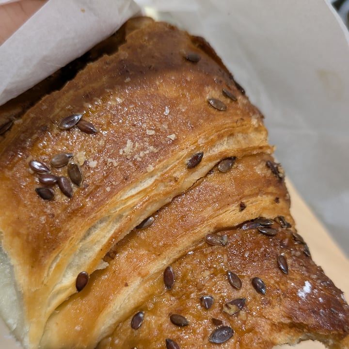 photo of Caffè Dello Sport cornetto vegano shared by @elisabettaveg on  10 May 2025 - review