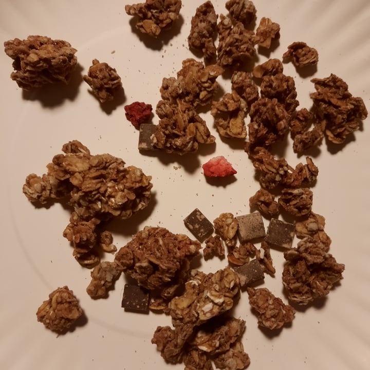 photo of Love Crunch dark chocolate and red berries shared by @anonvegan on  05 Sep 2023 - review
