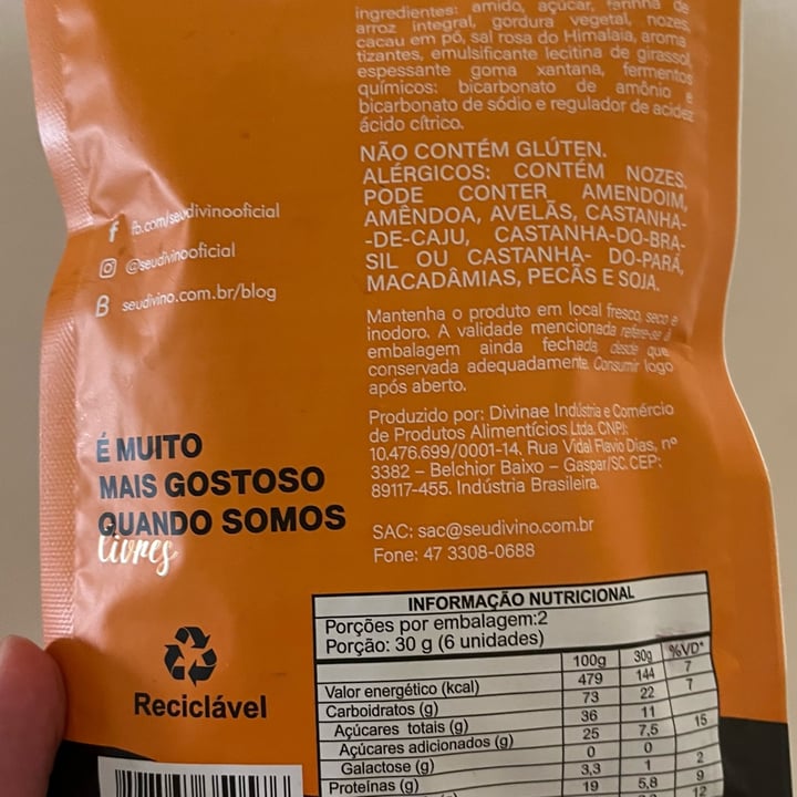 photo of Seu Divino cookies cacau com nozes shared by @clarinha012356789 on  10 Mar 2025 - review