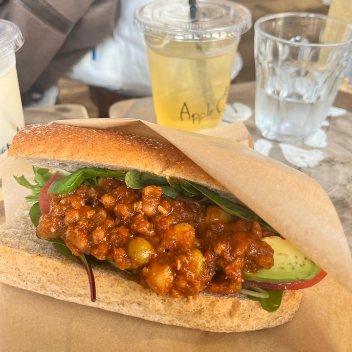 photo of BONDI COFFEE SANDWICHES chili con carne sandwich shared by @itsrinokt12 on  07 Apr 2024 - review