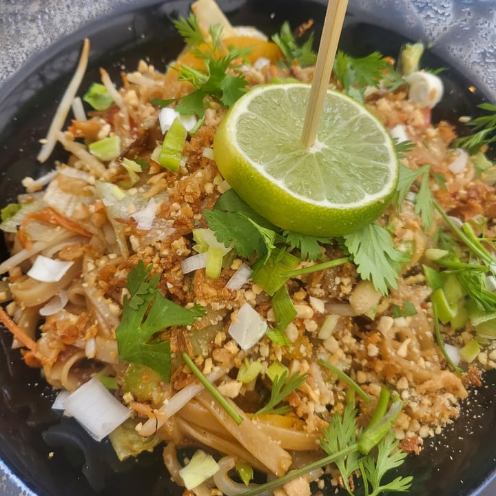 photo of Asian Factory Vegan Pad Thaï shared by @def0x00 on  08 Jun 2024 - review