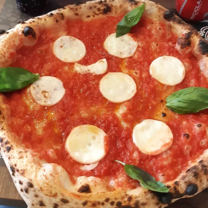 photo of Pizzeria Porzio Margherita veg shared by @chiararaia on  01 Oct 2023 - review